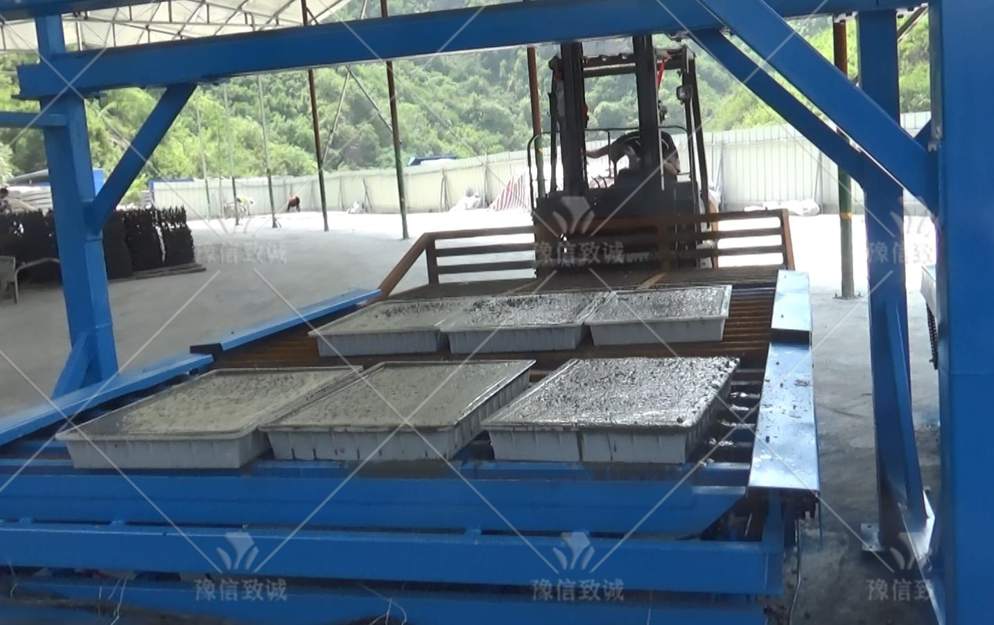 小型预制件生产线